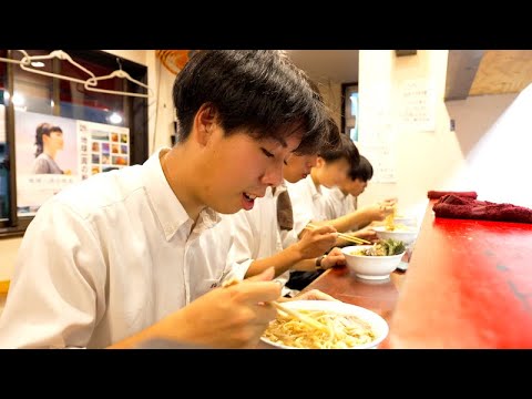 修行たったの３ヶ月！福岡県民を熱狂させる二郎系ラーメンに密着！