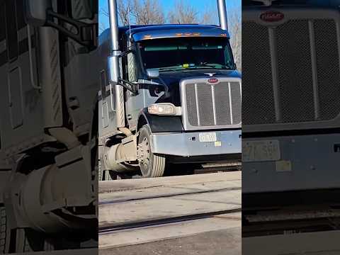 A CLEAN BUT QUIET PETERBILT PULLS THE HILL WITH A LOAD OF SAND! #peterbilt #trucks #bigrigs