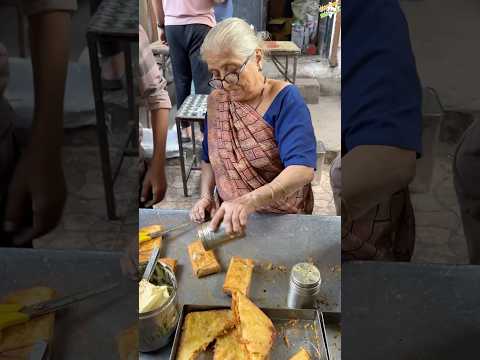 Hardworking Amma ji selling Chinese Cheese Pakode in Surat, Gujarat #pakode #gujaratfood #ytshorts