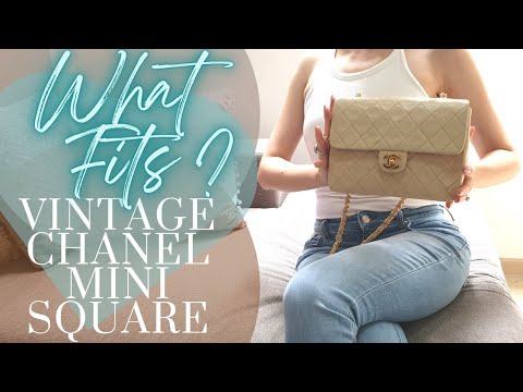 WHAT FITS IN MY CHANEL MINI SQUARE FLAP?