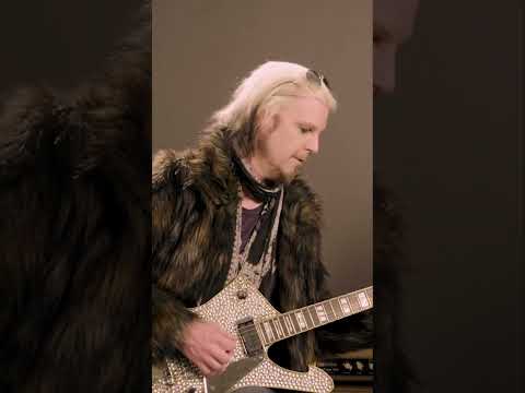 John 5 plays Paul Stanley’s Kiss Ibanez Iceman #shorts