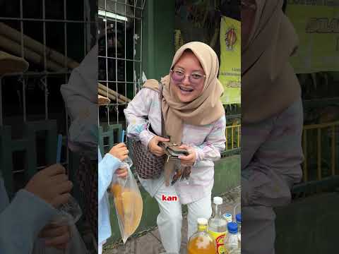 BUNDA BORONG JAMU, WAKTU BAYAR DOMPETNYA MALAH KECEMPLUNG  DIEMBER TUKANG JAMUNYA 🤣 #dienafitri