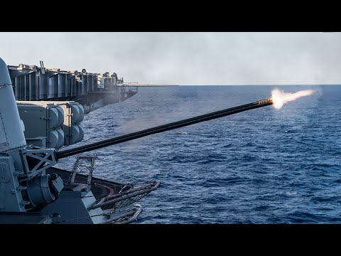 Why Do MASSIVE US Aircraft Carriers Have TINY Guns?