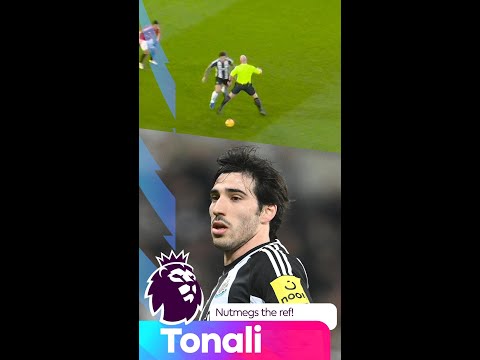 Sandro Tonali nutmegged the referee!