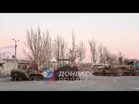 Four Russian Armored Vehicles Destroyed by Likely HIMARS Strike in Donetsk