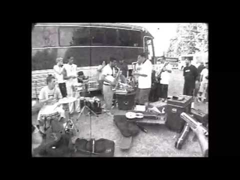 Ozomatli & Deftones - Live backstage jam (Vans Warped Tour '98)