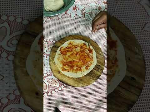 jabhi ghar mein sabbji na ho banaye ye sate roti in just few mins |#shorts #masala jowar roti recipe