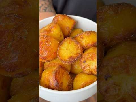 You won’t believe the crunch on these roasted potatoes 🤤 #asmr #roastedpotatoes #recipes