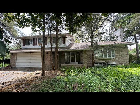 UNBELIEVABLE DISCOVERY Found In This ABANDONED 1970’s Dream Home | HOW COULD THEY LEAVE THIS BEHIND