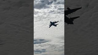 C-17 Globe Master flyover #aviation #jet