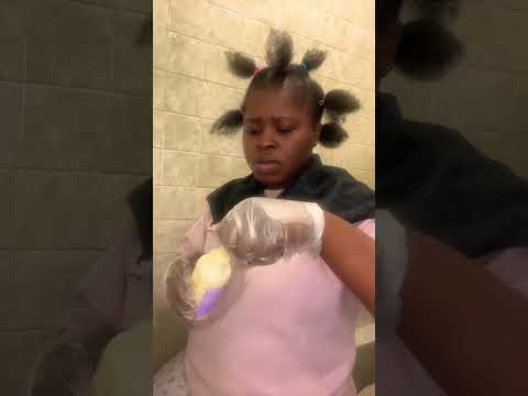 How to dye natural hair #shortvideo #tintnaturalhair #dark&lovely #hairdye #fypシ゚viralシfypシ゚