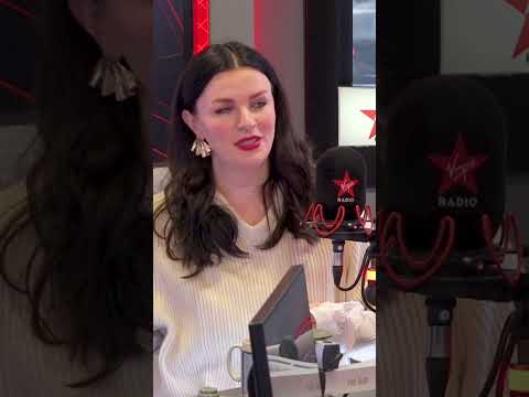 Aisling Bea: My Shoulder came off my arm!! 🥴