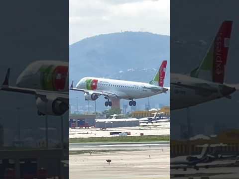 Close-up Planespotting at Barcelona AirPort #youtubeshorts #aviation #planespotting #shorts #short