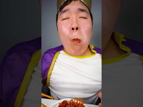 Carbo Fire Noodles, Giant Sausage Funny Mukbang #shorts