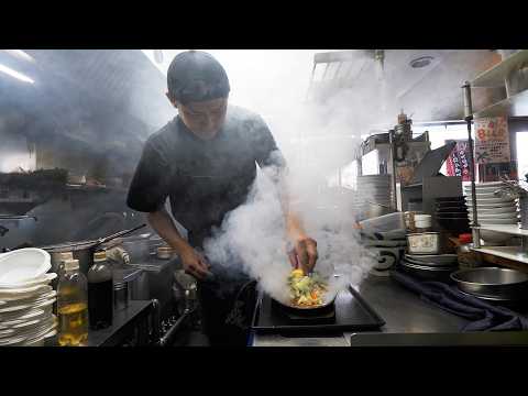 1.5kg Ramen and Massive Fried Rice! A Big Eater’s Paradise in Yokohama!丨Egg Fried Rice-Wok Skills