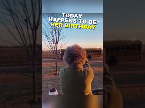 School Bus Kids Wish Lady a Happy Birthday in Sweet Moment❤️#short