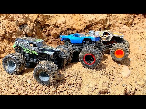 MONSTER JAM | DIRT MOUNTAIN RUMBLE | GRAVE DIGGER | BIGFOOT | HOT WHEELS MONSTER TRUCKS | MAX-D