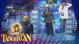 Tawag ng Tanghalan: Vice Ganda and Vhong Navarro make fun of a microphone stand