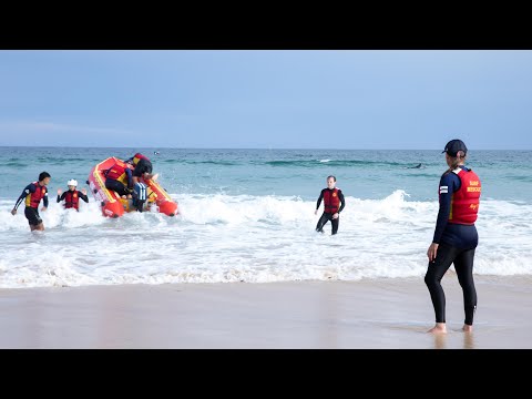 Here's The Real Bondi Rescue - IRB Race Team Saves 4 Lives