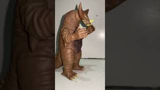 PERTARUNGAN ULTRAMAN LAWAN KAIJU PART 2 #mencarimainan #mainan #toys #ultraman #kaiju #viral