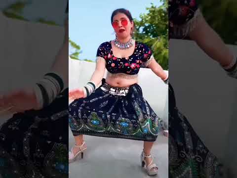 Taai ka desi dance 💃😉#Insta #instagram #dance #trending #instalike #viralvideos #dancer #trending