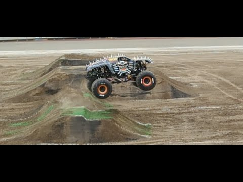 Monster Jam London - Max D Freestyle - Epic Backflip Fail