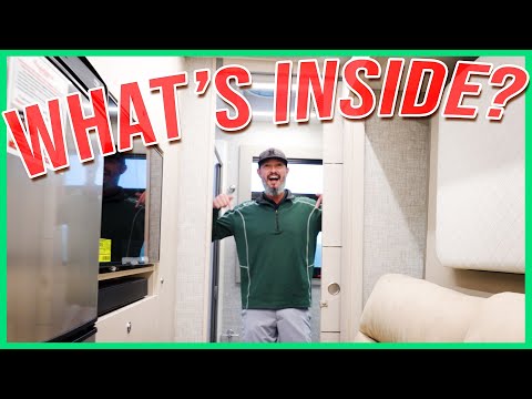 Inside The 2025 Tiffin Wayfarer 25XRW! Class C Motorhome Tour | Beckley's RVs