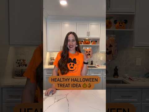 Healthy Halloween Treat Idea 🎃🍊 #healthyhalloween #halloweentreats