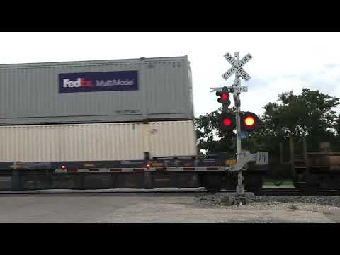 BNSF 8327 West in Chillicothe, IL 7/7/24