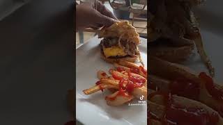 THE BEST GHETTO BURGER EVER!!!!!!#SUBSCRIBEANDENJOY#SHAREIT