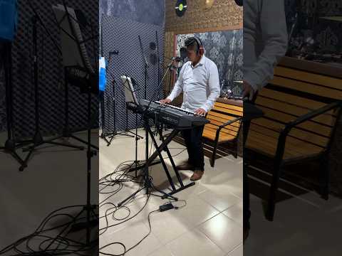 Juan Díaz en los corderos Studios  primer disco grafica 🎶🎶🙏🙏de paraje tentic