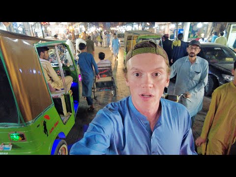 Pakistan After Dark: Exploring the Streets Solo