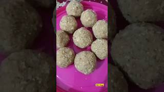 Methi ke laddu in Winter #methikeladdu #methiladoo #winterladdu #Ladduinwinter #Methikaladdu #laddu