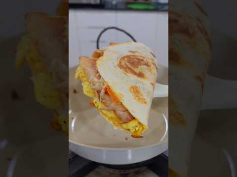 Easy Breakfast Quesadilla #fypシ゚viral #recipe #breakfast