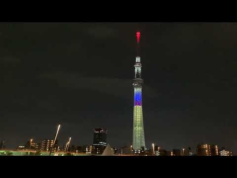 ディズニー 100周年 　☆　雲に月が隠れる　♪　東京スカイツリー　ライトアップ　白雪姫　♬　Tokyo Skytree Light up Disney 100