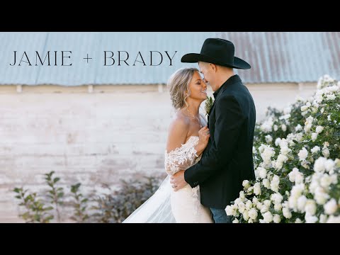 The White Barn at Happy Valley Wedding // Jamie + Brady