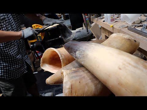 The process of making ox horn crafts. Amazing Korean ox-horn sheet handicrafter