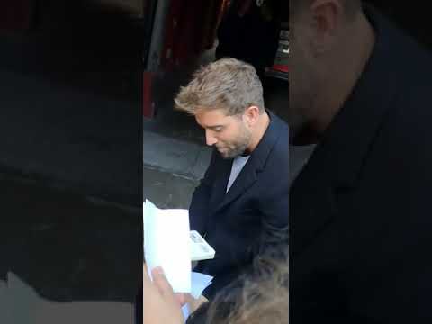 #pabloalborán entrando al Coliseo 17/10/22 😍🖤