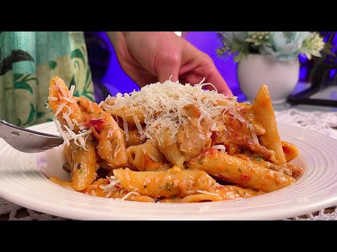 I have never eaten tastier pasta! One Pot Creamy Garlic Chicken Pasta