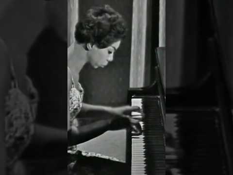 63 years ago today #ninasimone appeared on ​⁠@TheEdSullivanShow  9/11/1960 #lovemeorleaveme