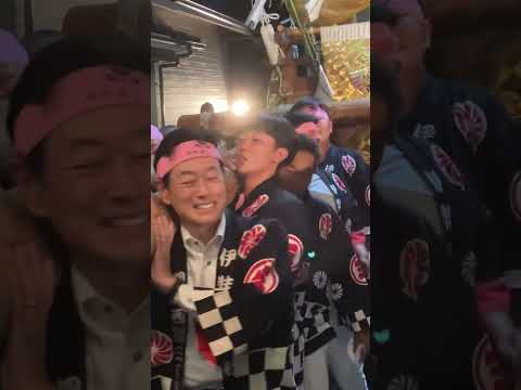 地元各地の秋祭りで、時間がある限り神輿をかつぎます。地元の皆さんと力を合わせ、紡いできた伝統文化を大事にしながら、新しいことにも挑戦し、地域の活力を維持・発展させていきます。