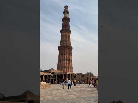 Kaun kaun gaya hai yahan per #viral #trending #youtubeshorts #shortsfeed #delhi #shorts #qutubminar