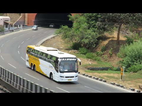 MUMBAI-PUNE EXPRESSWAY:BEAUTIFUL S.R.S TRAVEL,VRL LOGISTIC TRAVEL AT LONAVALA GHAT