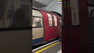 1995 departing #train #trainspotting #railway #greatbritishrailways #britishrailways