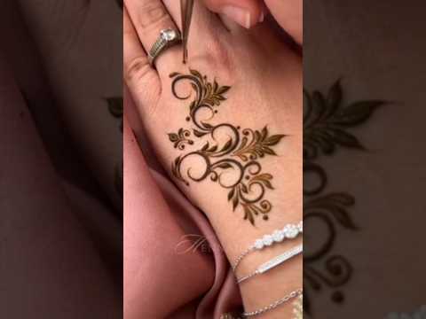 Henna design for Eid/beautiful mehndi design for Eid #hennadesign #mehndidesign @Fairyfashions109