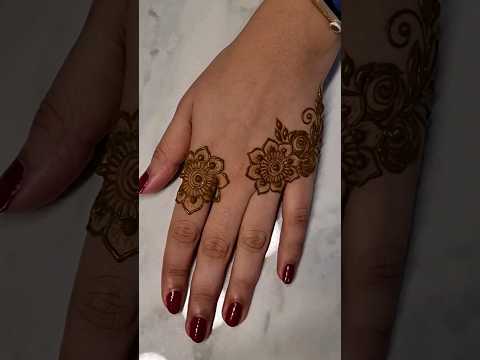 Try this Simple Henna design when your bored at home 🥀♥️ #henna #mehndi #mehndidesign