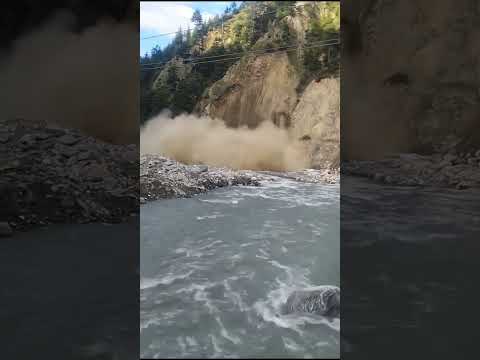 Landsliding in Naran #naran #naranupdate #naranroad