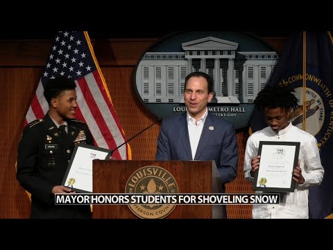 Louisville teens who shovel snow for west end neighbors honored by mayor