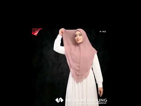 khimar 2 layer bahan ceruty memiliki pad yang lembut