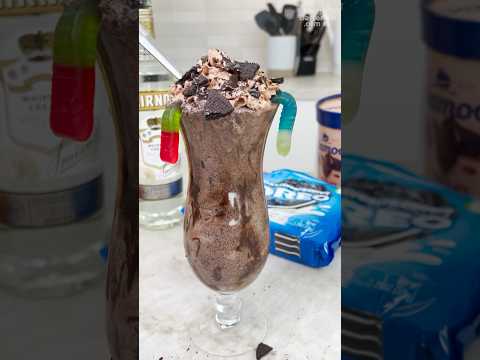 Halloween Mud Milkshake #cocktail #halloween